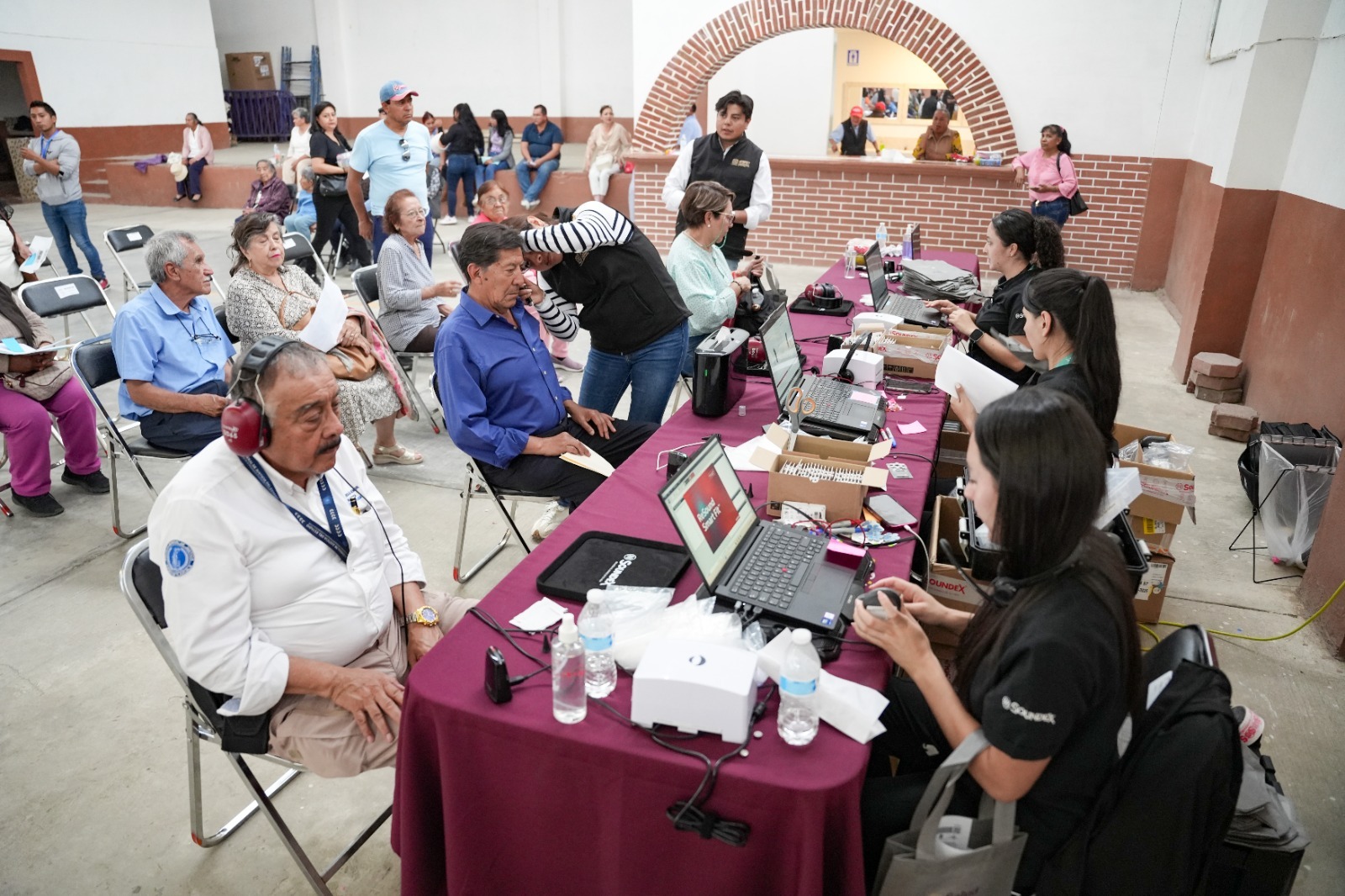 Auxiliares auditivos mejoran la calidad de vida de familias capitalinas